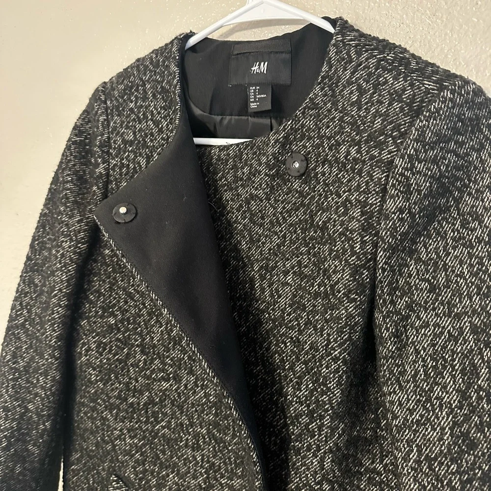 H&M Textured Black Trench Coat - Picture 4 of 12